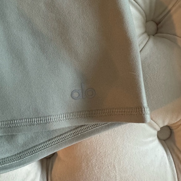 ALO Yoga Women's Sage Bike Shorts - Picture 2 of 4